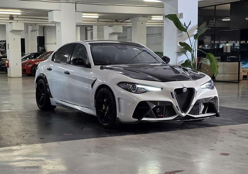 Gebraucht Alfa Romeo Giulia 519 PS (381 kW) 2021 Weiß Limousine
