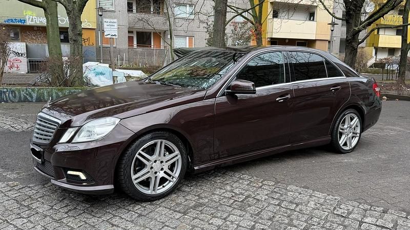 Gebraucht Mercedes E350 AMG 231 PS (169 kW) 2010 Braun Limousine