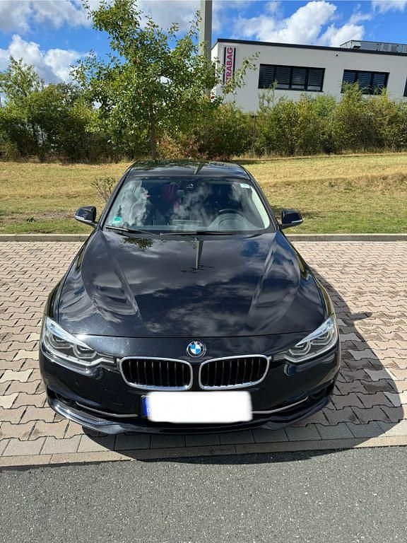 Schwarz Gebraucht 2016 BMW 330e Advantage Limousine | 15.000 € (Guter Preis) - Bild 1/4