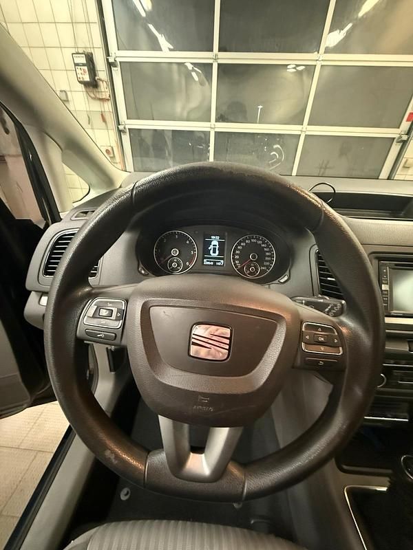 Gebraucht Seat Alhambra 140 PS (102 kW) 2011 Schwarz Van / Kleinbus