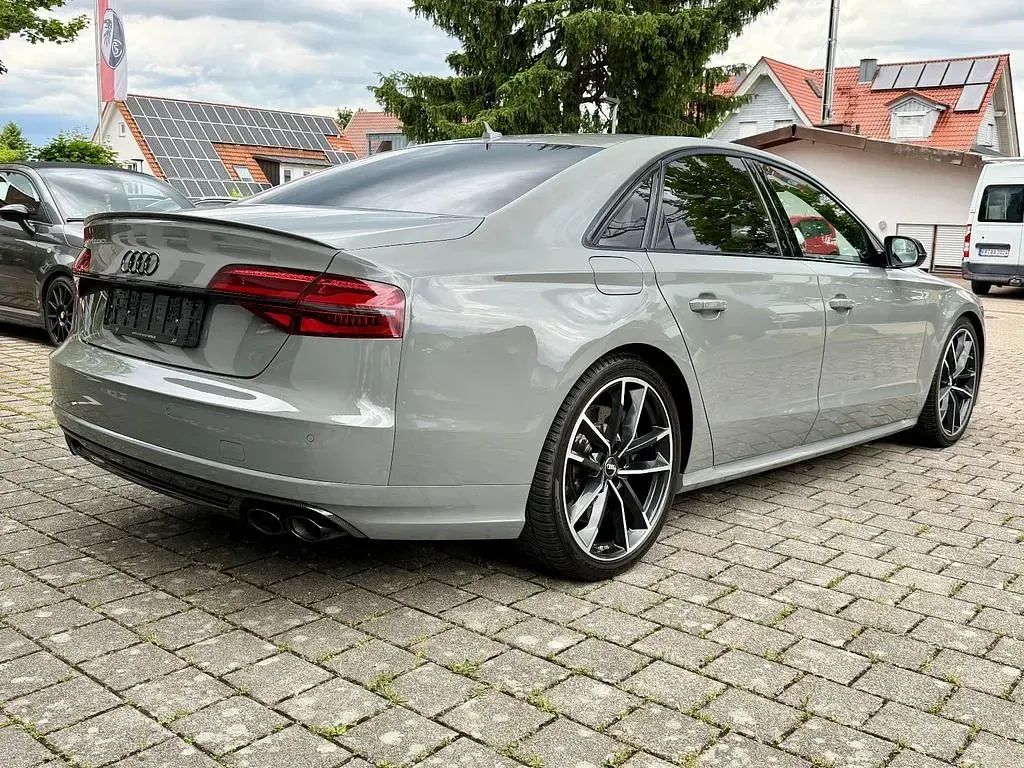 Gebraucht Audi S8 plus Sport 605 PS (444 kW) 2018 Grau Limousine