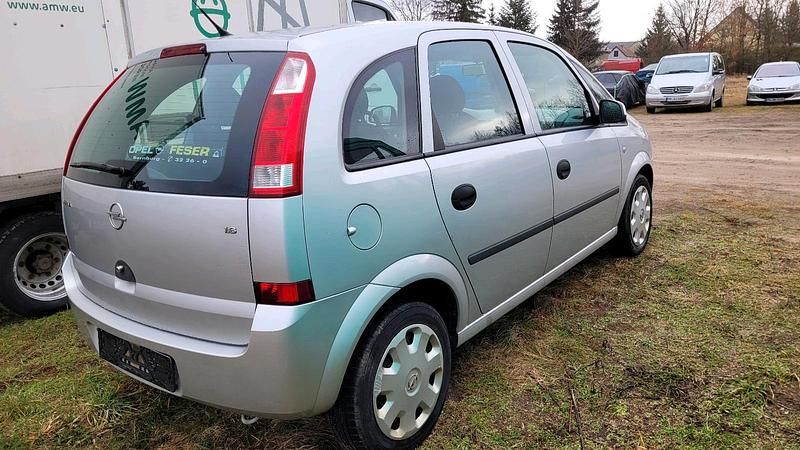 Gebraucht Opel Meriva 101 PS (74 kW) 2004 Silber Van / Kleinbus