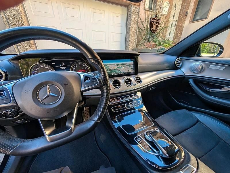 Gebraucht Mercedes E250 AMG line 211 PS (155 kW) 2017 Schwarz Kombi