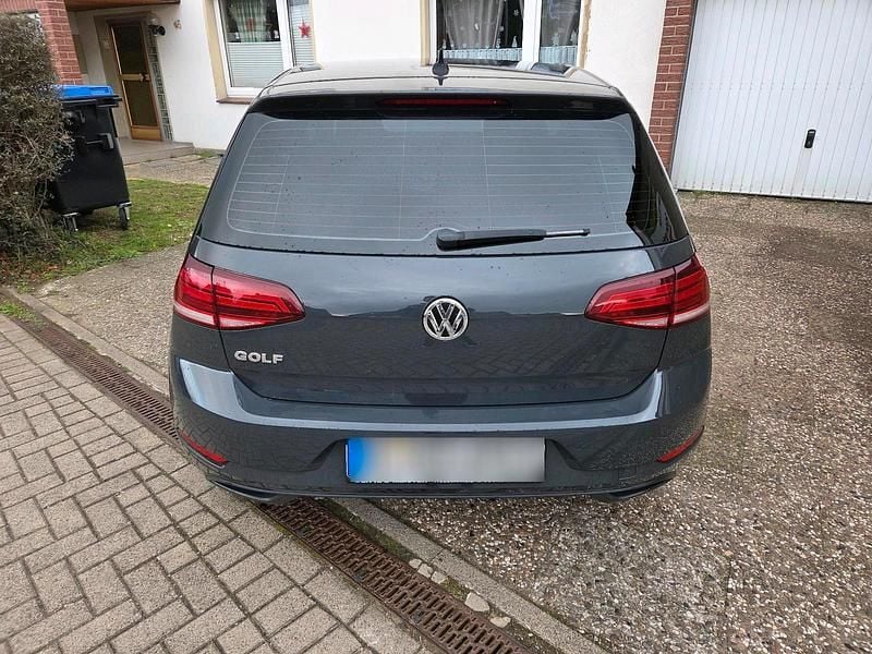 Gebraucht VW Golf 86 PS (63 kW) 2018 Grau Coupé