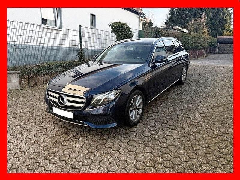 Gebraucht Mercedes E200 150 PS (110 kW) 2017 Blau Kombi