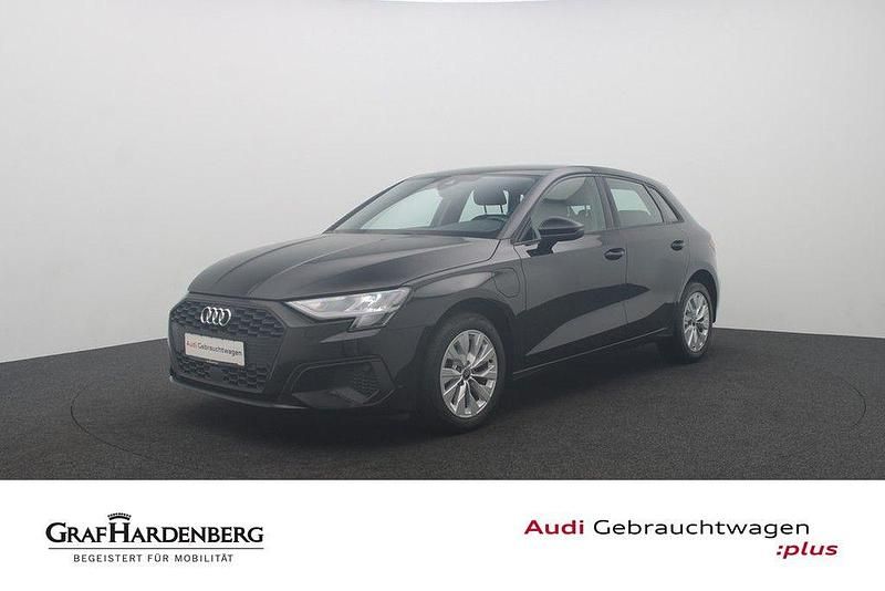 Mythosschwarz metallic Gebraucht 2022 Audi A3 Sportback e-tron Limousine | 21.880 € (Fairer Preis) - Bild 1/4