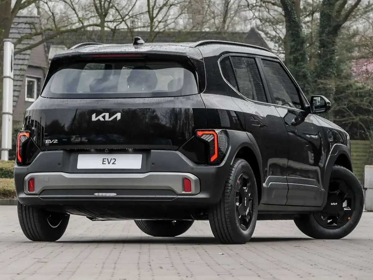 Neu Kia EV2 Air 106 kW (145 PS) 2026 Schwarz SUV