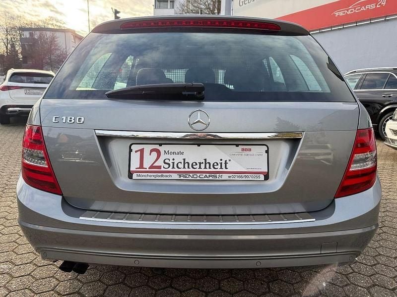 Gebraucht Mercedes C180 156 PS (114 kW) 2011 Silber Kombi