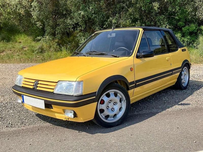 Gelb Gebraucht 1988 Peugeot 205 Cabrio | 9.000 € - Bild 1/4