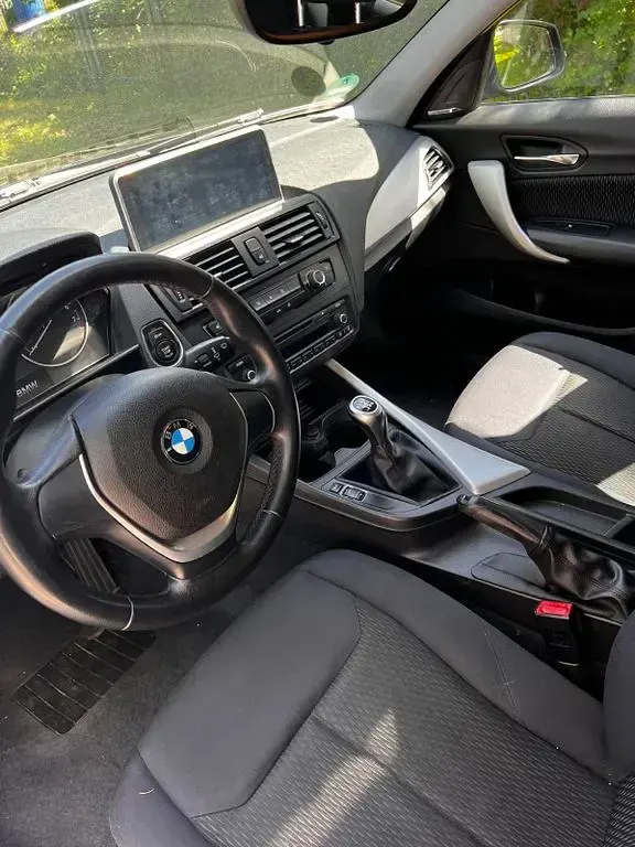 Gebraucht BMW 116 136 PS (100 kW) 2012 Schwarz Kleinwagen