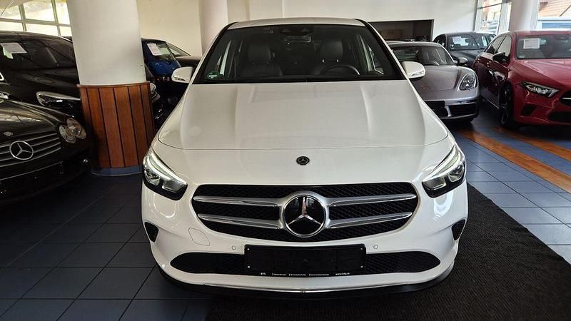 Gebraucht Mercedes B220 AMG 190 PS (139 kW) 2020 Weiß Van / Kleinbus