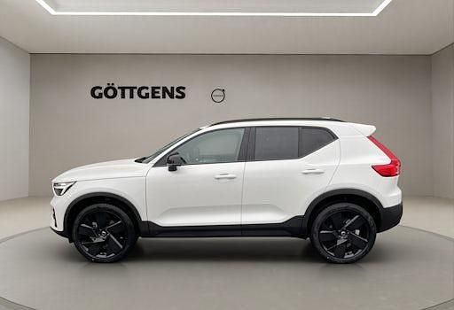 Neu Volvo XC40 Plus 163 PS (119 kW) 2025 Weiß SUV