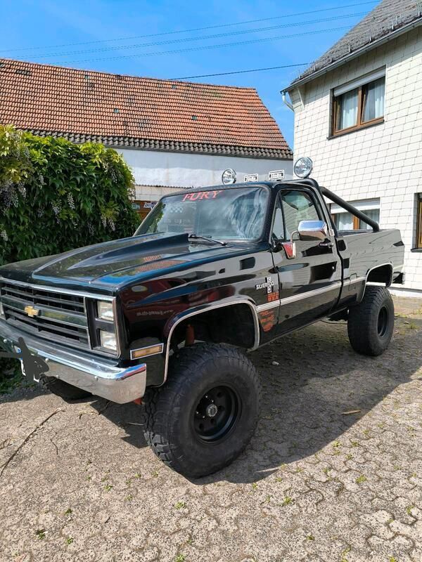 Schwarz Gebraucht 1987 Chevrolet Silverado SUV | 24.999 € - Bild 1/4