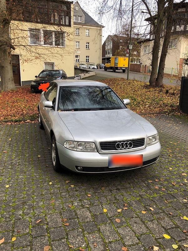 Gebraucht Audi A4 90 PS (66 kW) 2000 Silber Limousine