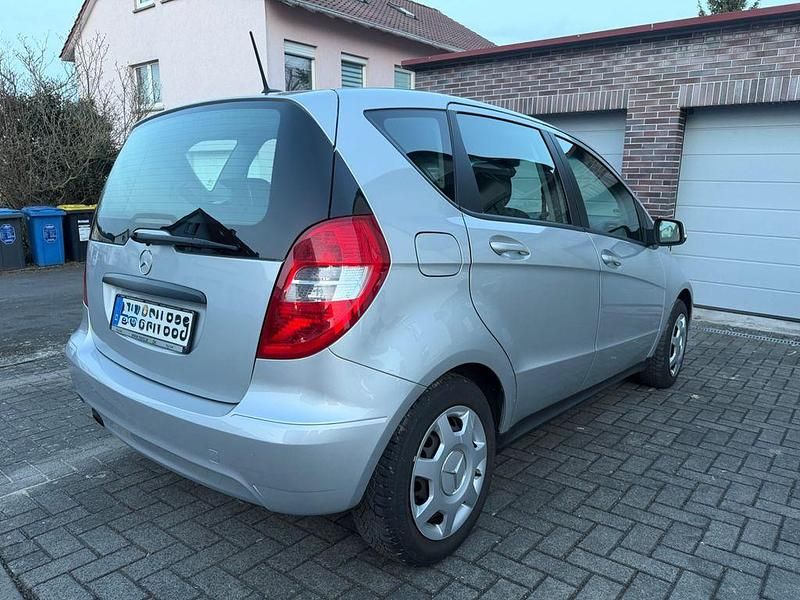 Gebraucht Mercedes A150 95 PS (69 kW) 2009 Silber Van / Kleinbus
