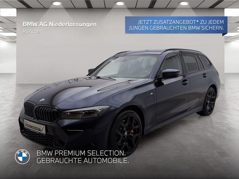 Blau Gebraucht 2024 BMW 330e M Sport Kombi | 57.995 € - Bild 1/2