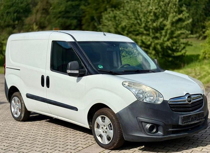 Weiß Gebraucht 2015 Opel Combo Van / Kleinbus | 3.900 € (Guter Preis) - Bild 1/4