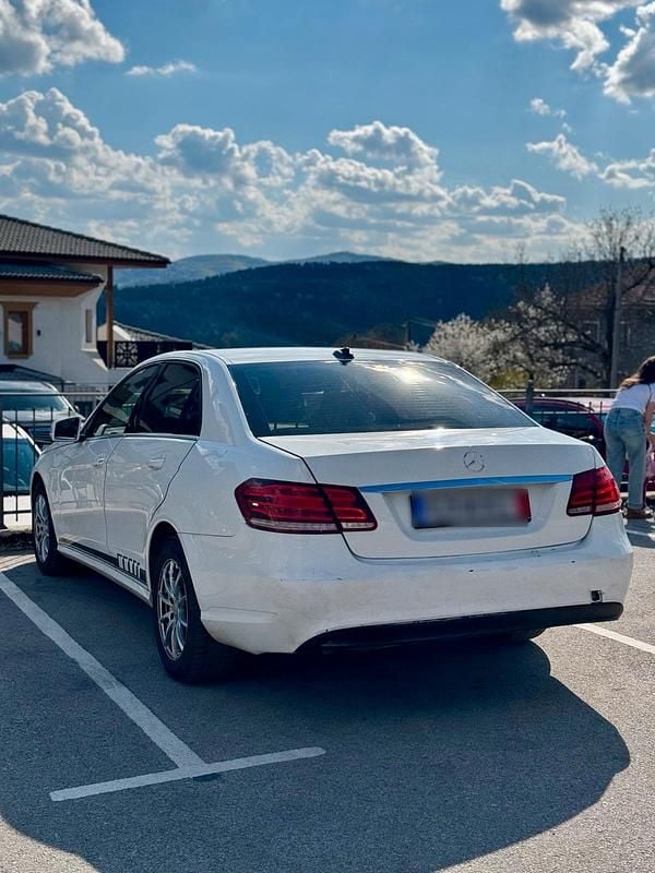 Second-hand Mercedes E200 139 CP (102 kW) 2015 Alb Berlinǎ