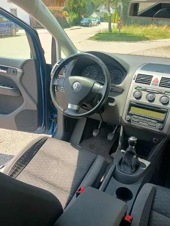 Gebraucht VW Touran Trendline 140 PS (102 kW) 2009 Blau Van / Kleinbus