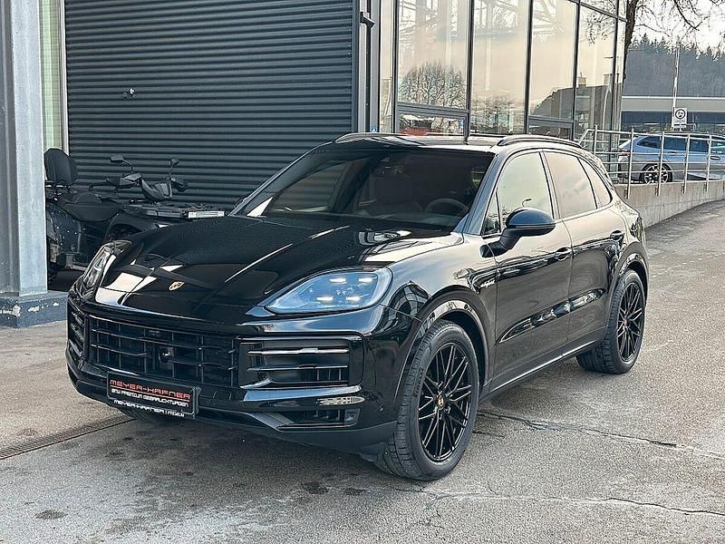 Gebraucht Porsche Cayenne 305 PS (224 kW) 2024 Schwarz SUV