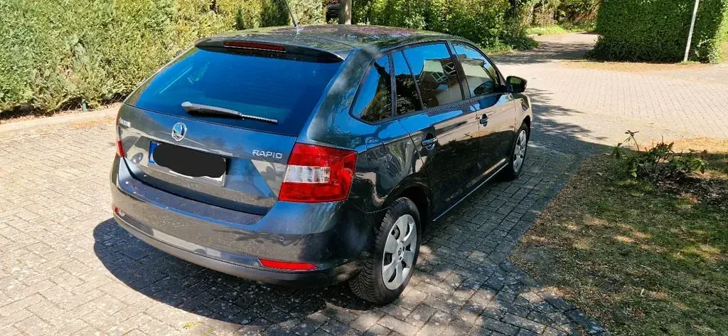 Gebraucht Skoda Rapid Ambition 90 PS (66 kW) 2017 Grau Kleinwagen