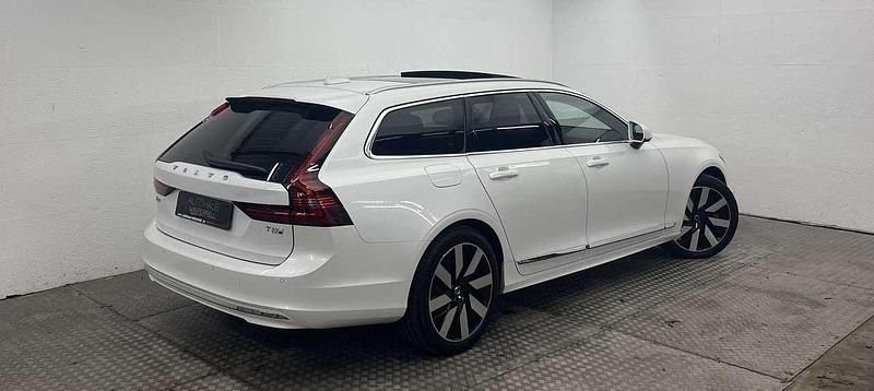 Second-hand Volvo V90 Plus 455 CP (334 kW) 2024 Alb Break