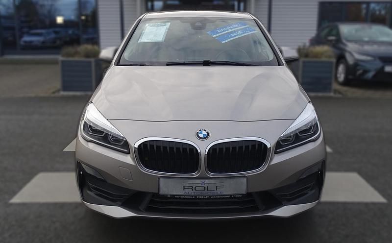Gebraucht BMW 220 Active Tourer 190 PS (139 kW) 2021 Silber metallic Van / Kleinbus