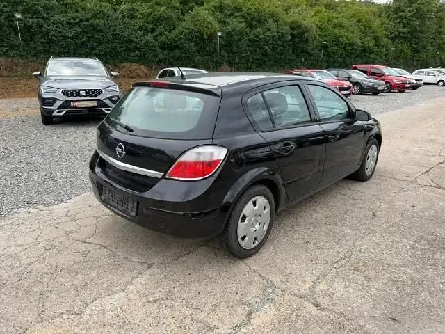 Gebraucht Opel Astra 105 PS (77 kW) 2006 Schwarz Limousine