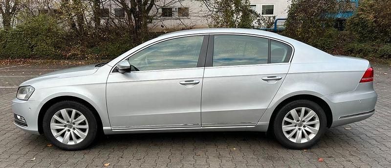 Gebraucht VW Passat Comfortline 122 PS (89 kW) 2012 Silber Limousine