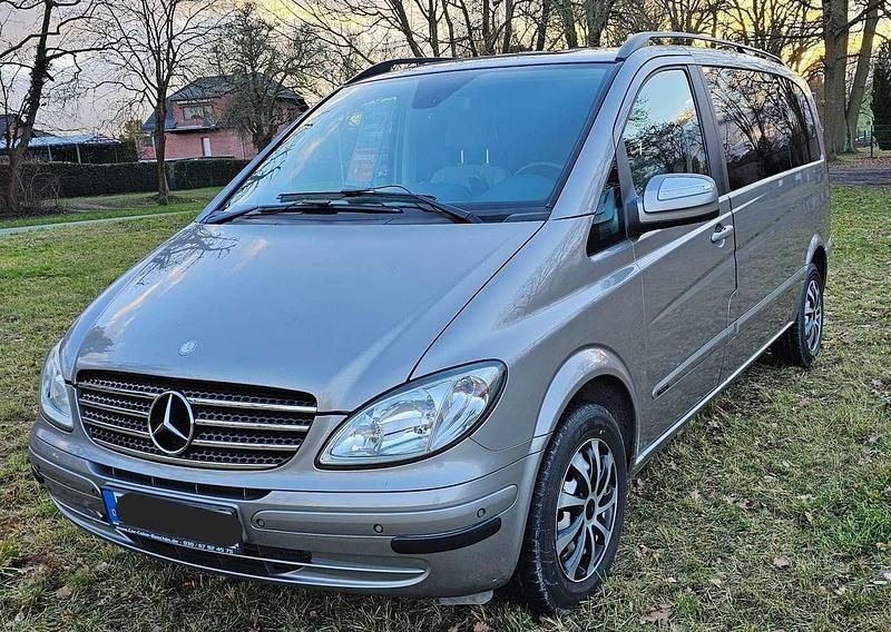 Grau Gebraucht 2010 Mercedes Viano Van / Kleinbus | 13.900 € (Fairer Preis) - Bild 1/4