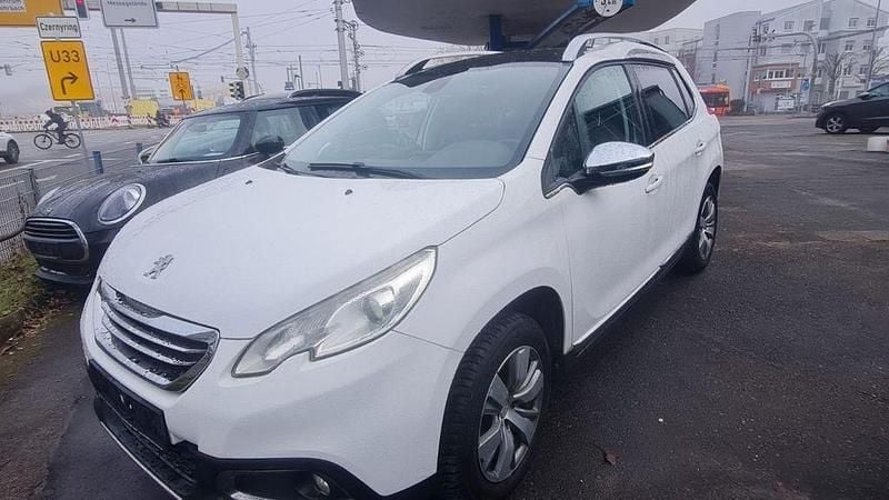 Weiß Gebraucht 2015 Peugeot 2008 Allure SUV | 7.800 € (Guter Preis) - Bild 1/4