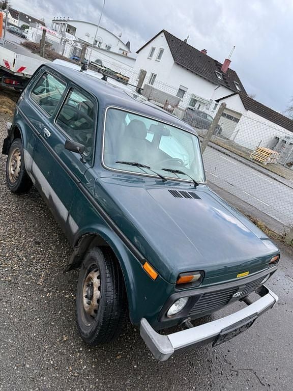 Second-hand Lada niva 82 CP (60 kW) 2008 Verde SUV