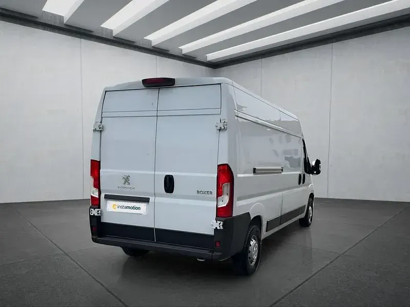 Gebraucht Peugeot Boxer 140 PS (102 kW) 2024 Weiß Van