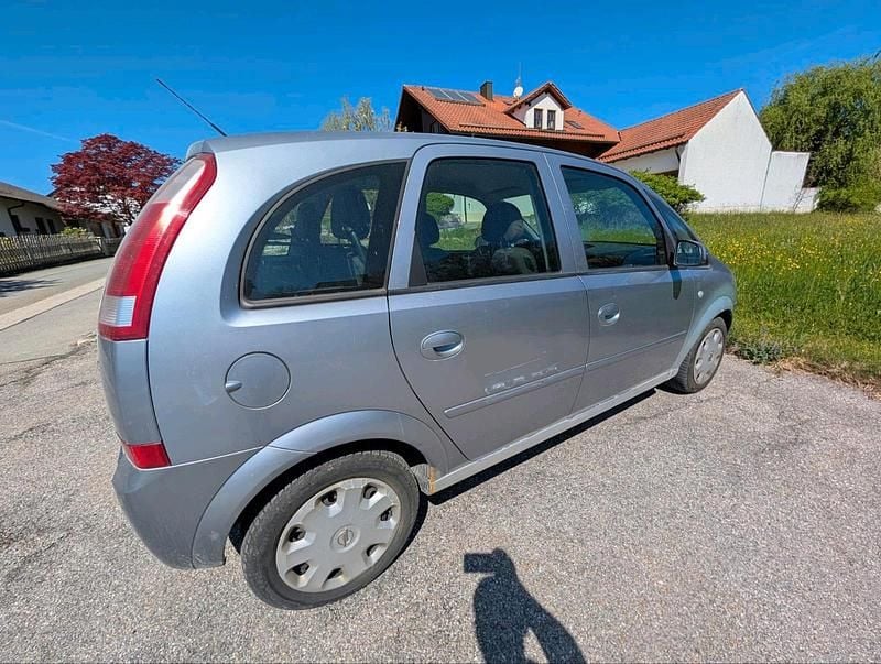 Second-hand Opel Meriva 100 CP (73 kW) 2005 Gri Monovolum