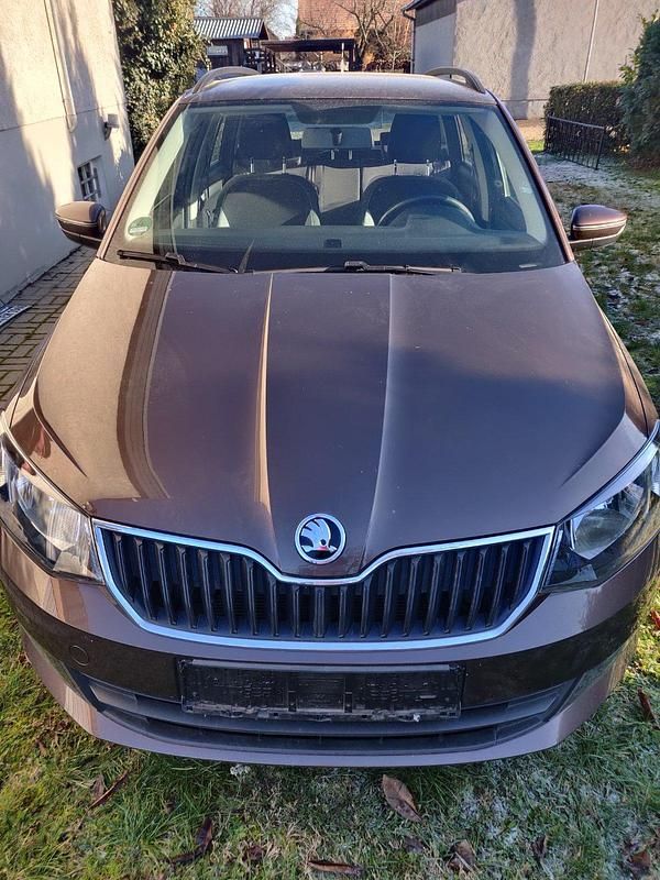 Braun Gebraucht 2017 Skoda Fabia Kombi | 10.900 € (Guter Preis) - Bild 1/4