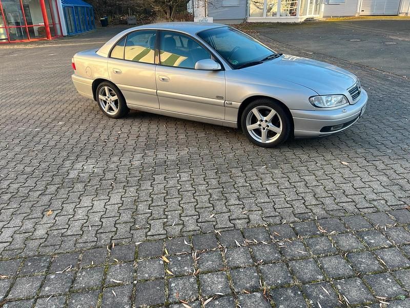 Silber Gebraucht 2000 Opel Omega Limousine | 2.550 € (Fairer Preis) - Bild 1/4