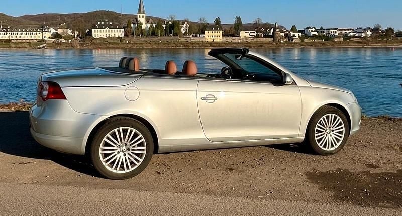 Second-hand VW Eos 140 CP (102 kW) 2008 Argintiu Cabrio