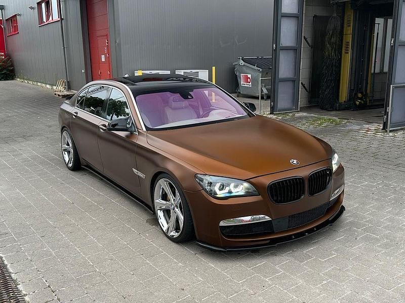 Braun Gebraucht 2011 BMW 750L Performance Limousine | 16.900 € (Teuer) - Bild 1/4