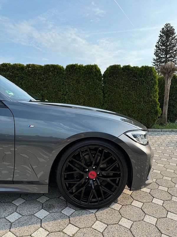 Gebraucht BMW 320 184 PS (135 kW) 2020 Grau Limousine