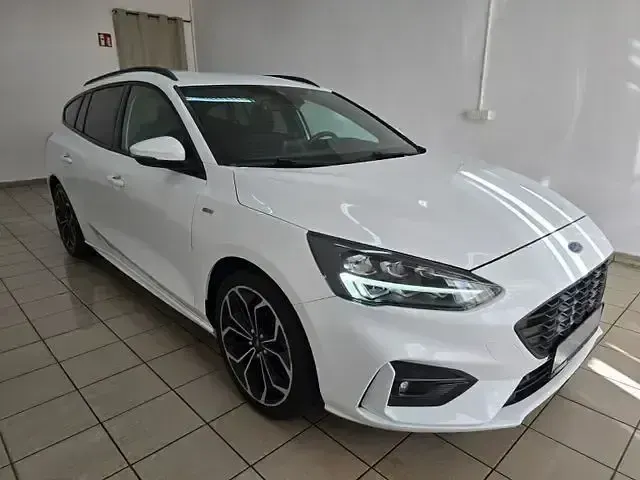 Usata Ford Focus ST-Line 182 CV (133 kW) 2019 Bianco Station wagon