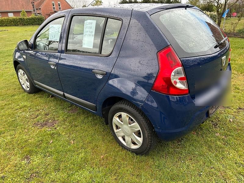 Second-hand Dacia Sandero 75 CP (55 kW) 2009 Albastru Hatchback