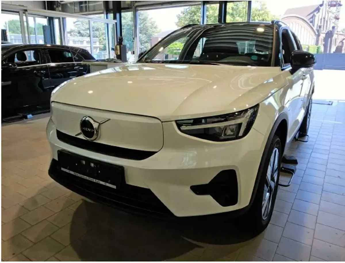 Gebraucht Volvo XC40 Core 175 kW (238 PS) 2024 Weiß SUV