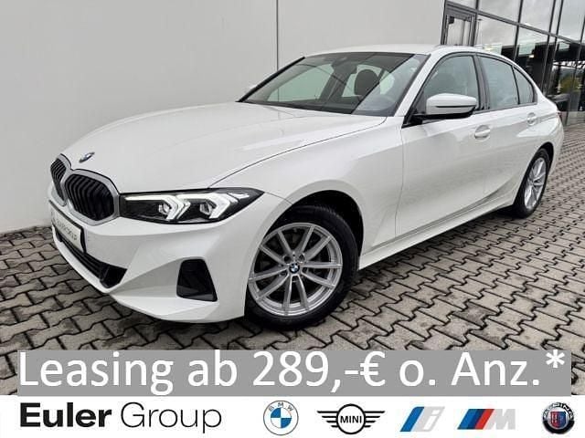Weiss Gebraucht 2024 BMW 318 Comfort Edition Limousine | 29.990 € (Superpreis) - Bild 1/4