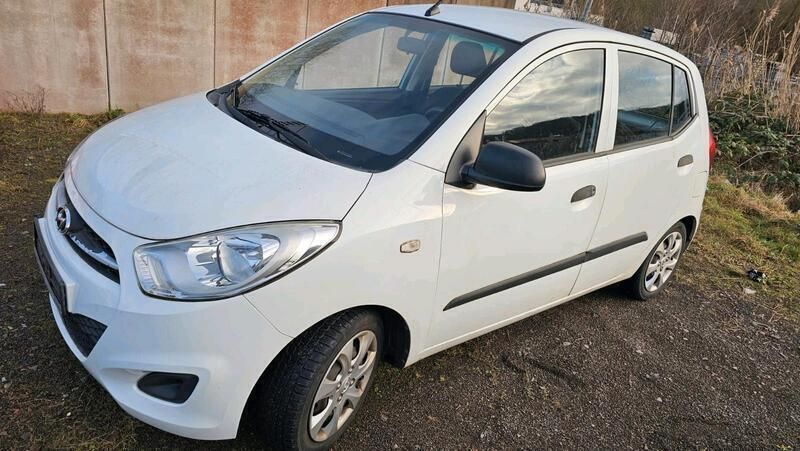 Weiß Gebraucht 2012 Hyundai i10 Kleinwagen | 2.700 € (Fairer Preis) - Bild 1/4