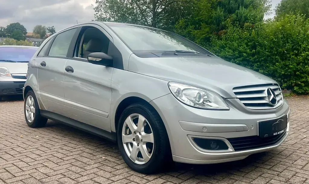 Gebraucht Mercedes B200 136 PS (100 kW) 2006 Silber Van / Kleinbus