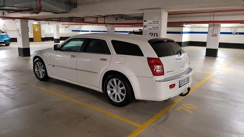 Gebraucht Chrysler 300C Touring 218 PS (160 kW) 2010 Weiß Kombi