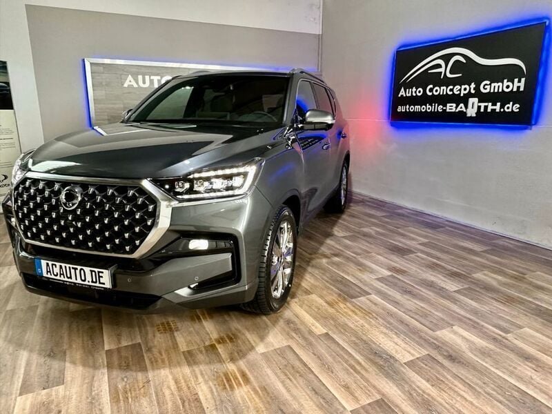 Farbegrau Gebraucht 2023 Ssangyong (KGM) Rexton Sapphire SUV | 47.490 € - Bild 1/4