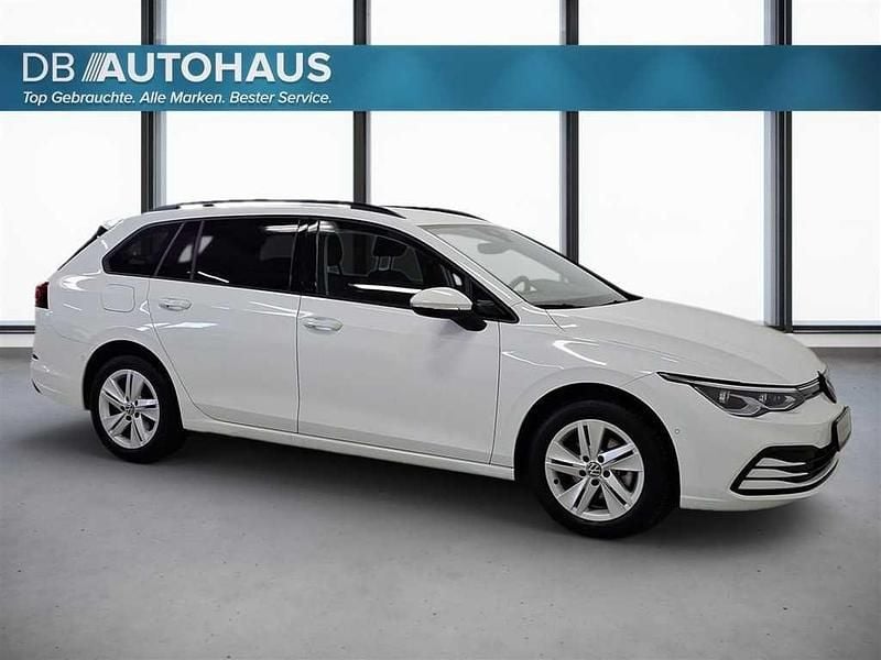 Gebraucht VW Golf VIII Life 131 PS (96 kW) 2023 Weiß Kombi