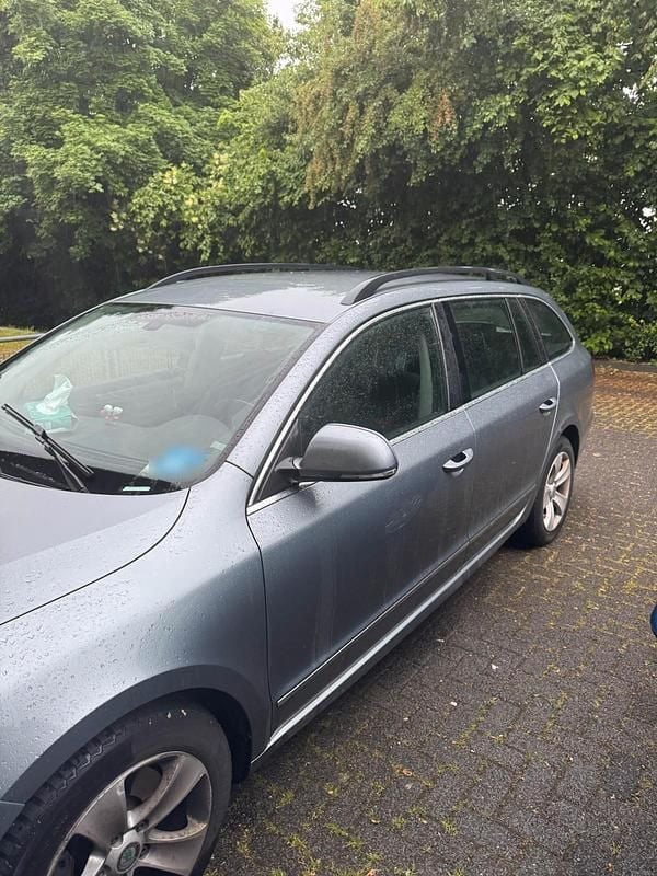 Gebraucht Skoda Superb 170 PS (125 kW) 2013 Grau Kombi