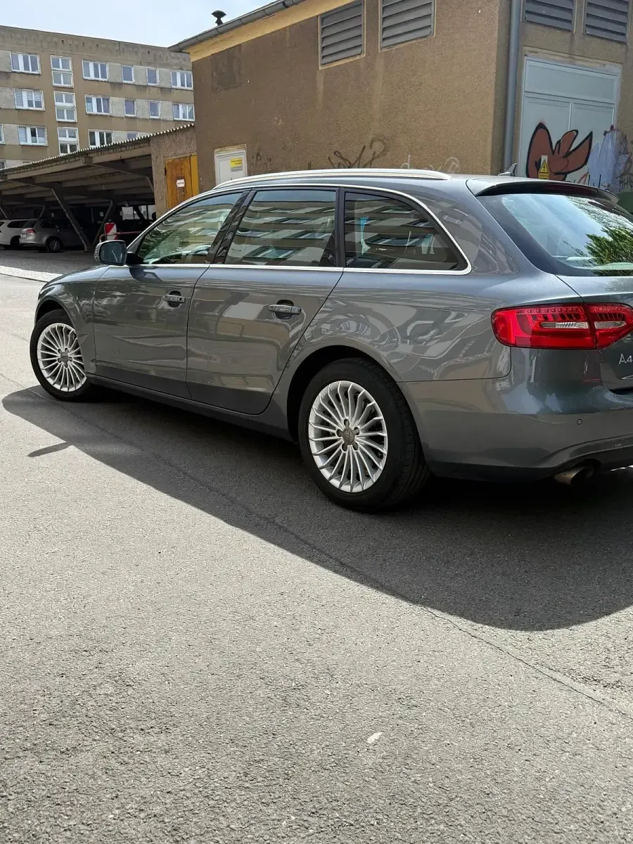 Gebraucht Audi A4 170 PS (125 kW) 2012 Grau Kombi